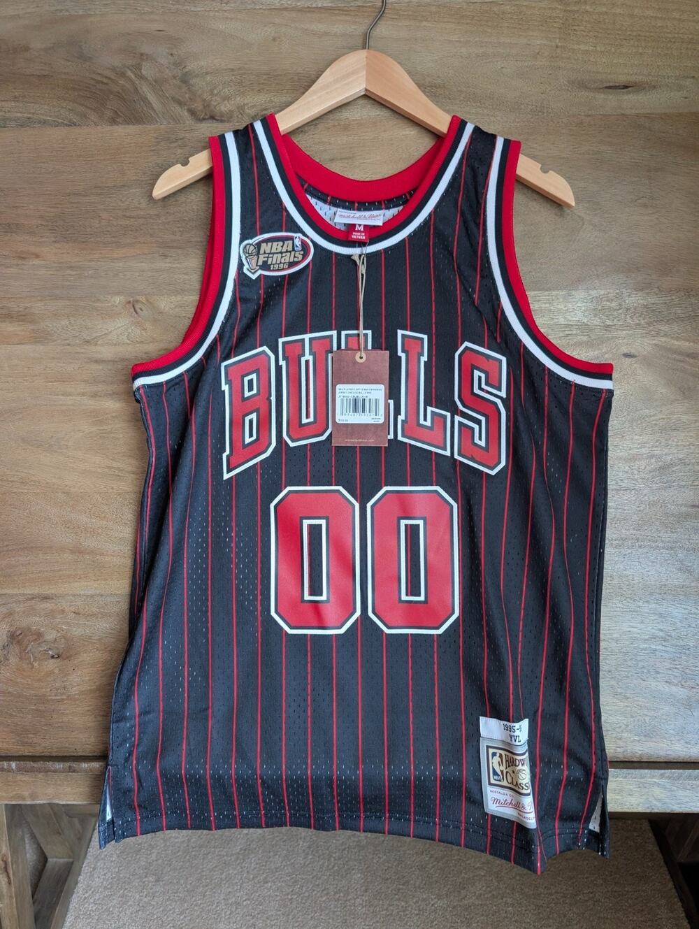 Chicago Bulls Jersey Mens M Red Black Mitchell & Ness NBA Basketball Sports NWT